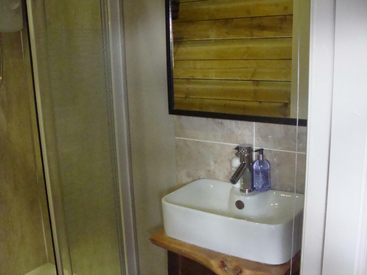 Riggend Farm Bed And Breakfast Airdrie Εξωτερικό φωτογραφία